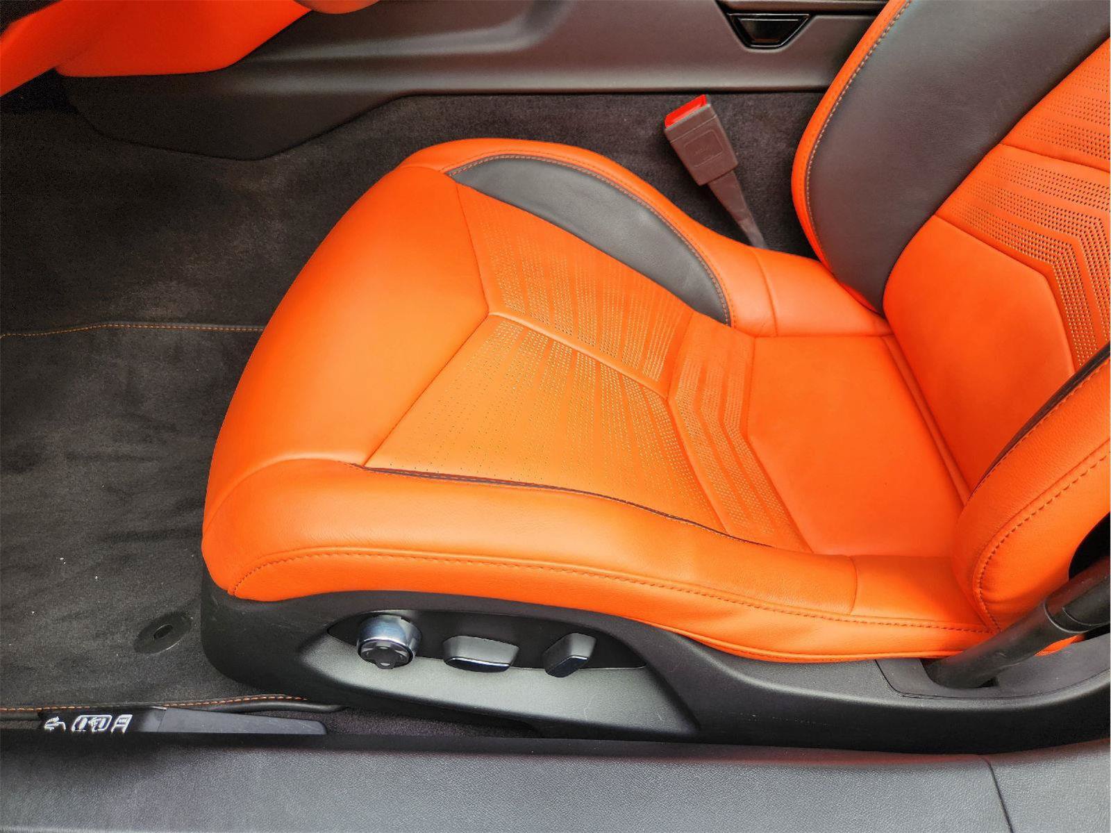 Used 2025 Chevrolet Corvette Stingray Premium Conv w/ Z51 Performance Package RWD image 23