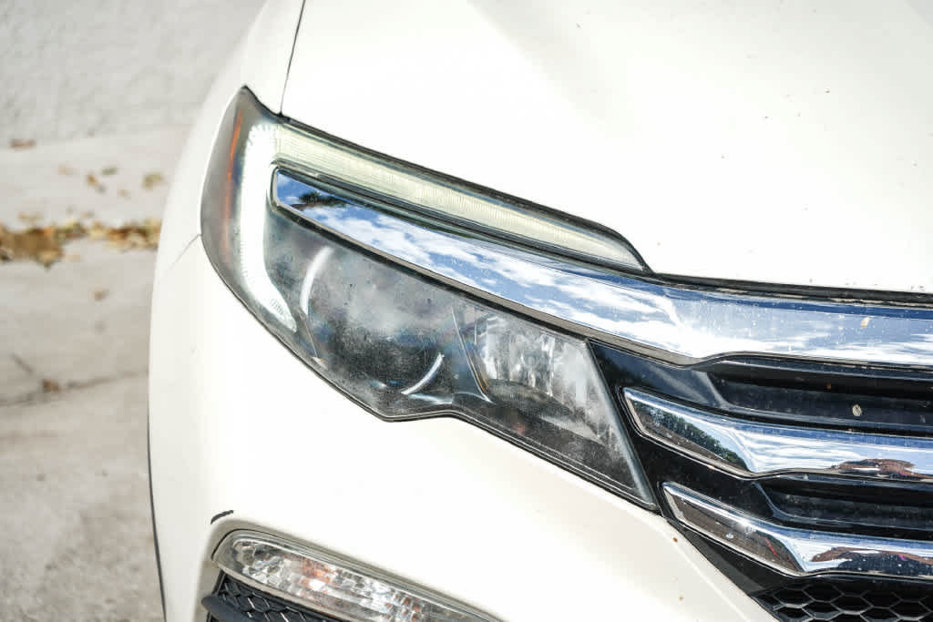 Used 2017 Honda Pilot Touring image 4