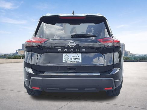 Certified 2025 Nissan Rogue SV w/ SV Premium Package FWD image 4