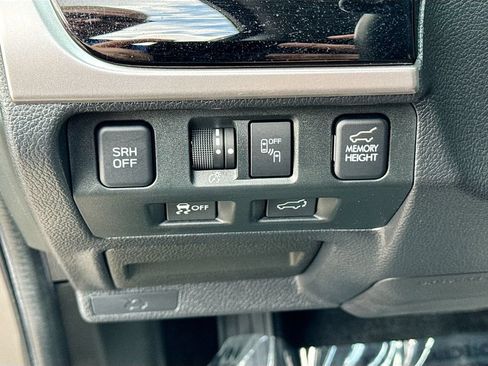 Used 2017 Subaru Forester 2.5i Touring w/ Popular Package #2 AWD/4WD image 6