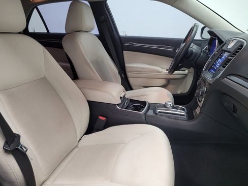 Used 2018 Chrysler 300 Touring w/ Sport Appearance Package image 21