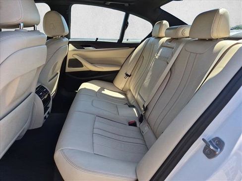 Used 2018 BMW 530e RWD image 20