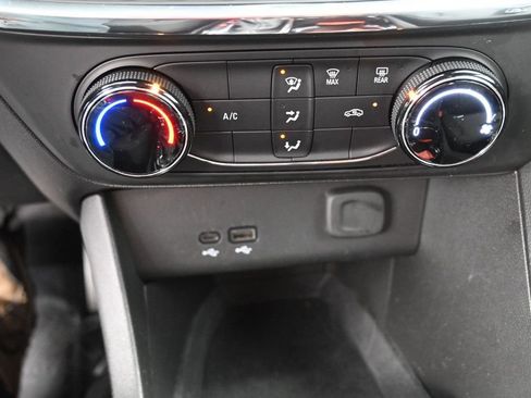 Used 2025 Buick Encore GX Preferred FWD image 32