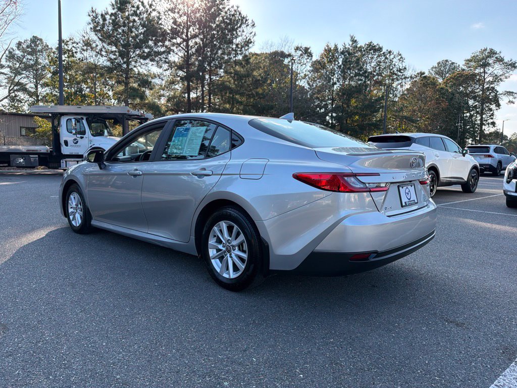 Used 2025 Toyota Camry LE w/ Convenience Package FWD image 7