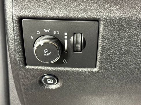 Used 2020 Jeep Grand Cherokee High Altitude AWD/4WD image 14
