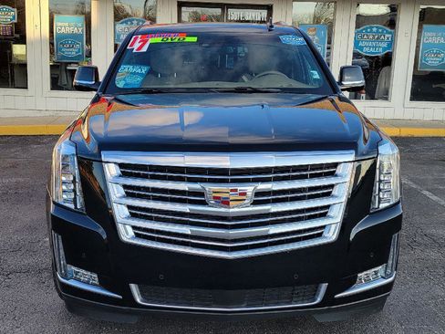 Used 2017 Cadillac Escalade ESV Platinum image 2