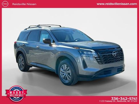 New 2026 Nissan Pathfinder SV image 8