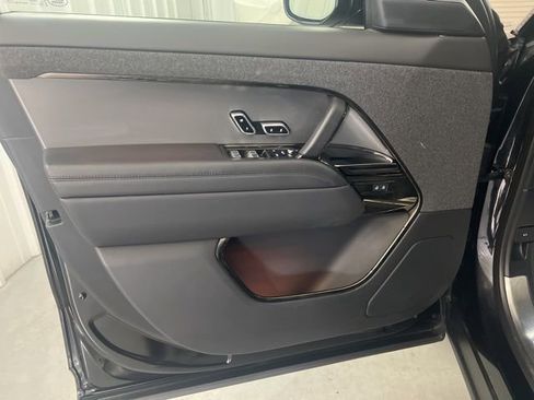 Used 2024 Land Rover Range Rover Sport Dynamic SE AWD/4WD image 9