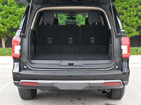 Used 2024 Ford Expedition XLT RWD image 8