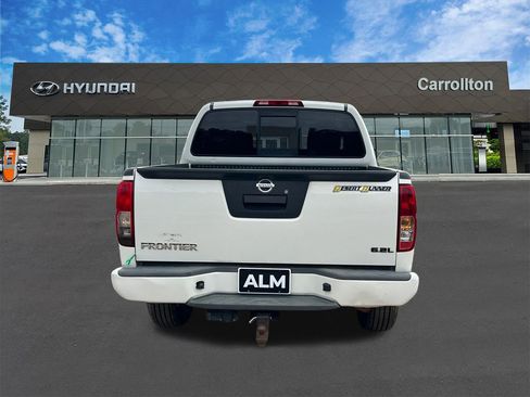 Used 2015 Nissan Frontier Desert Runner RWD image 6