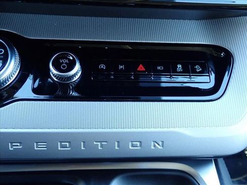 New 2026 Ford Expedition Active image 18