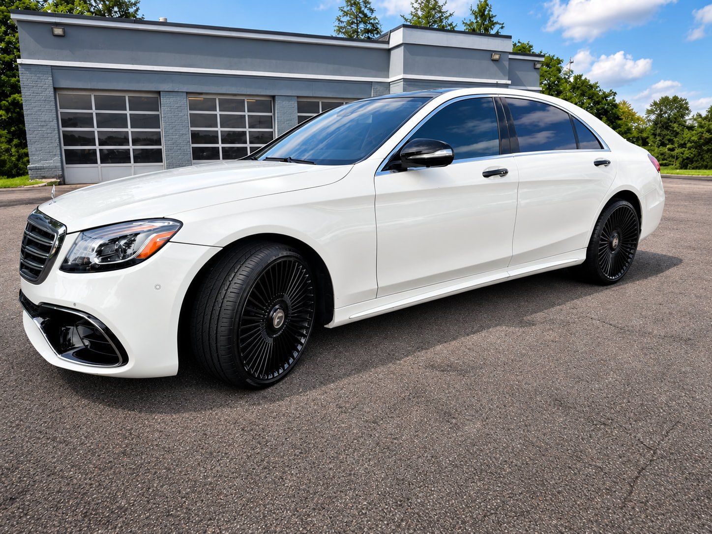Used 2019 Mercedes-Benz S 560 4MATIC Sedan image 1