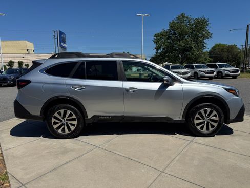 Certified 2021 Subaru Outback Premium AWD/4WD image 5