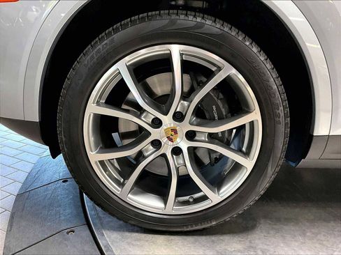 Used 2023 Porsche Cayenne image 14