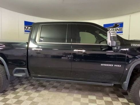 Used 2021 Chevrolet Silverado 2500 High Country AWD/4WD image 3