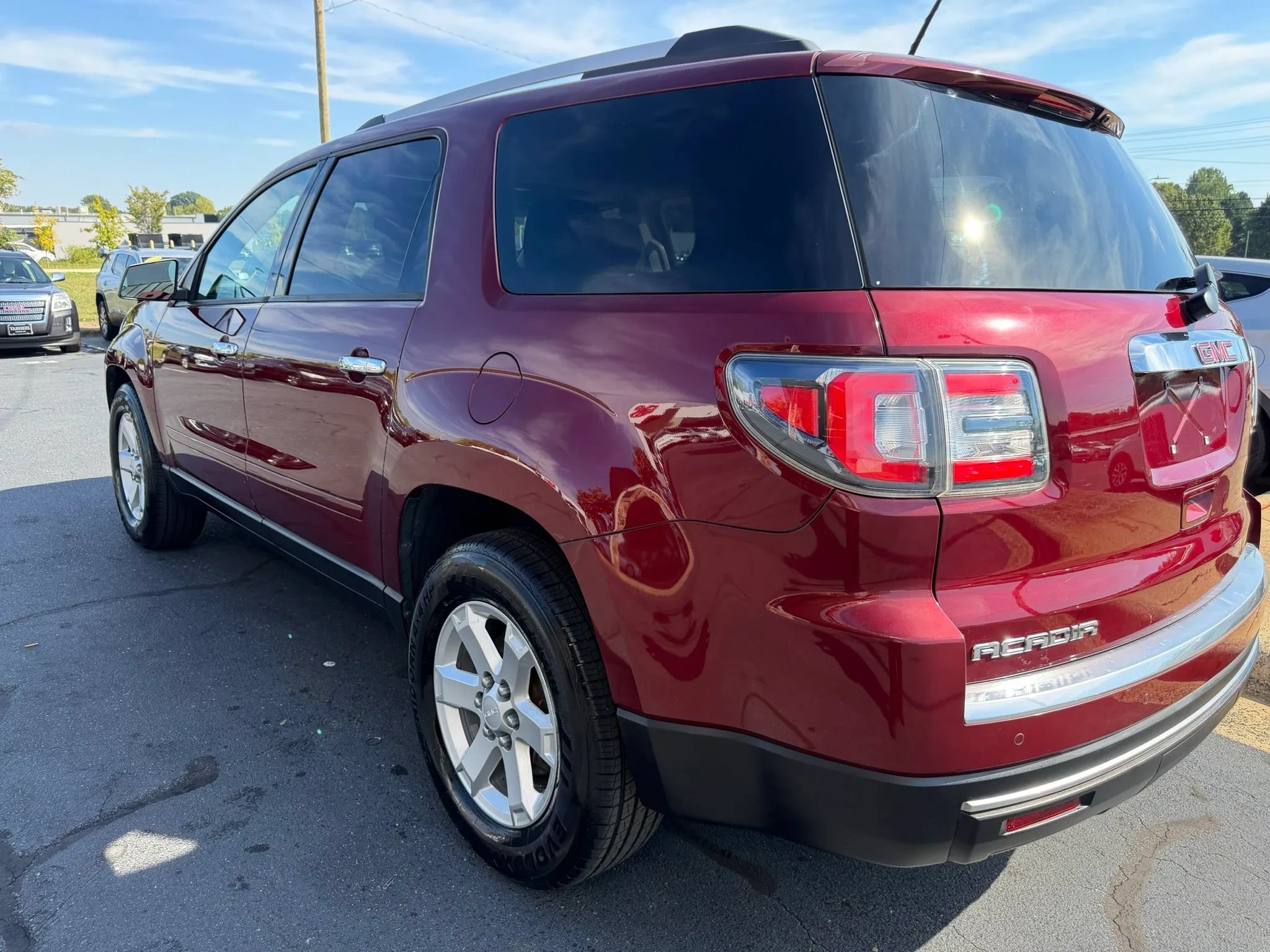 Used 2016 GMC Acadia SLE FWD image 4