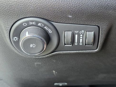 Used 2025 Jeep Compass Trailhawk AWD/4WD image 27
