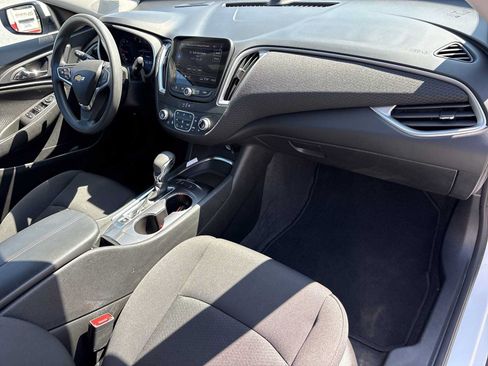 Used 2025 Chevrolet Malibu LT FWD image 27
