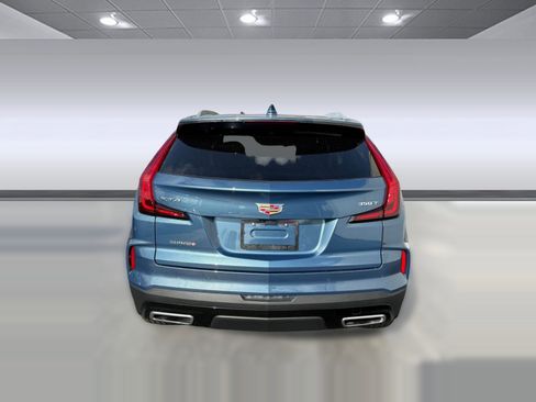 Used 2025 Cadillac XT4 Premium Luxury image 10