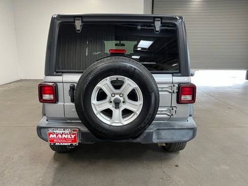 Used 2019 Jeep Wrangler Unlimited Sport S AWD/4WD image 4