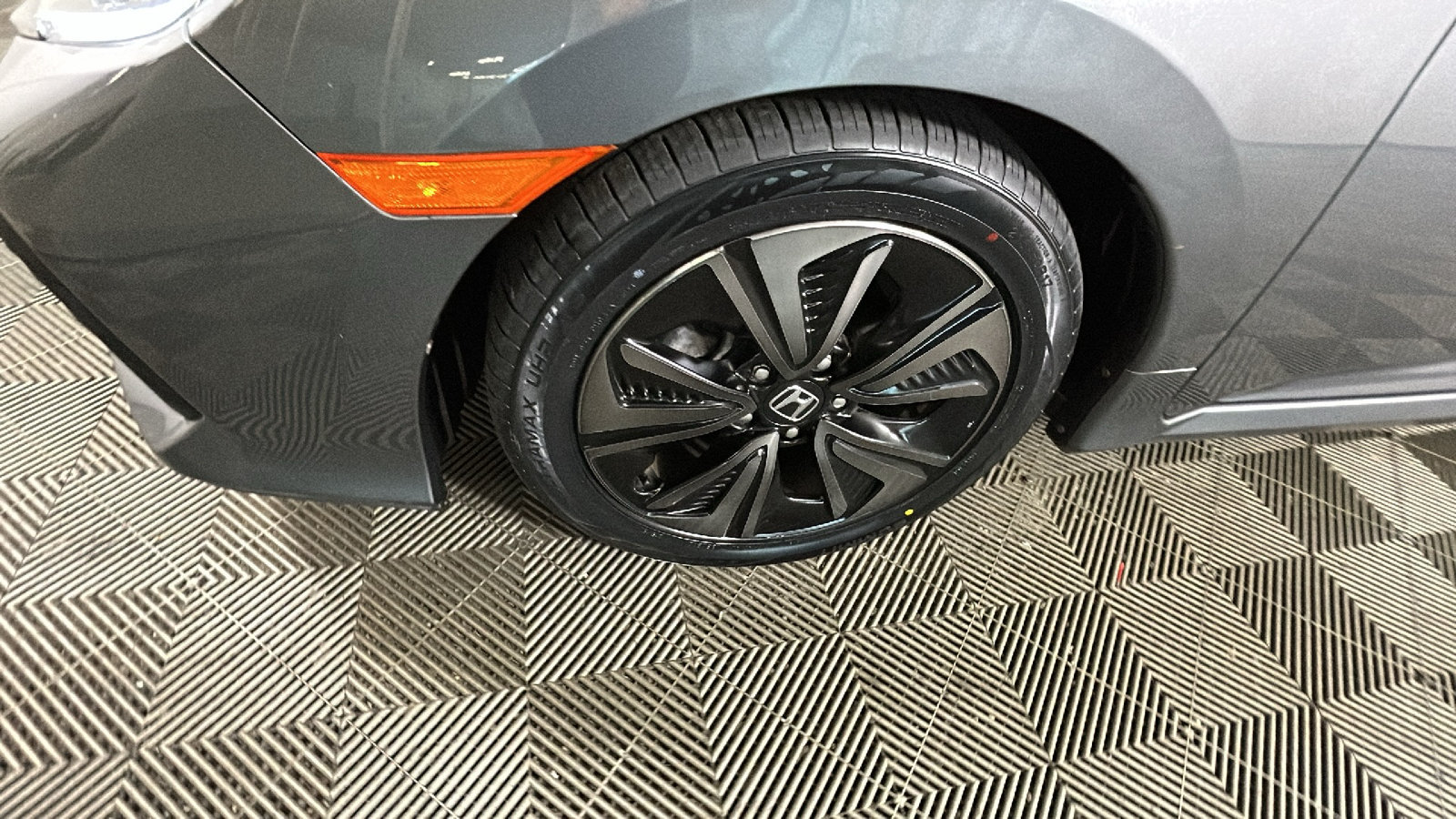 Used 2019 Honda Civic EX image 9