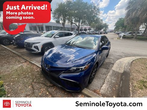 Used 2023 Toyota Camry SE w/ Cold Weather Package image 1