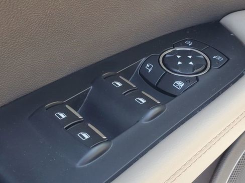 Certified 2023 Lincoln Nautilus Reserve image 12