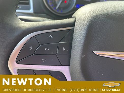 Used 2023 Chrysler 300 Touring L w/ Popular Equipment Group RWD image 13