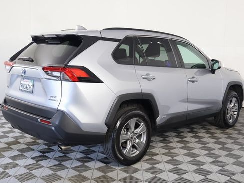 Used 2024 Toyota RAV4 XLE AWD/4WD image 4