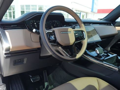 Used 2025 Land Rover Range Rover Sport Autobiography AWD/4WD image 12