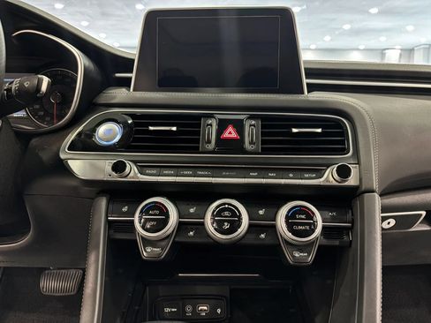Used 2020 Genesis G70 2.0T w/ Prestige Package RWD image 27