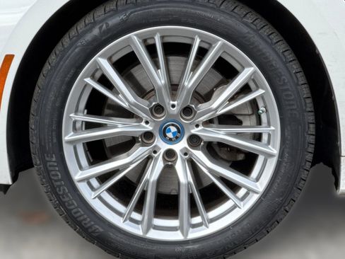 Certified 2023 BMW 330e 330e w/ Premium Package image 11