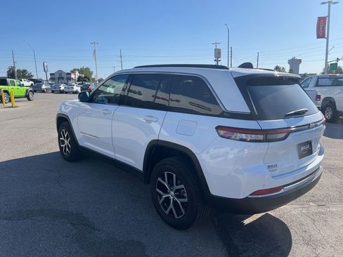 Used 2024 Jeep Grand Cherokee Limited w/ Luxury Tech Group II image 5