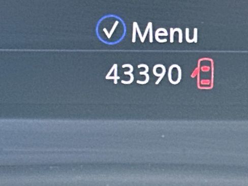 Used 2023 Cadillac XT4 Premium Luxury image 28