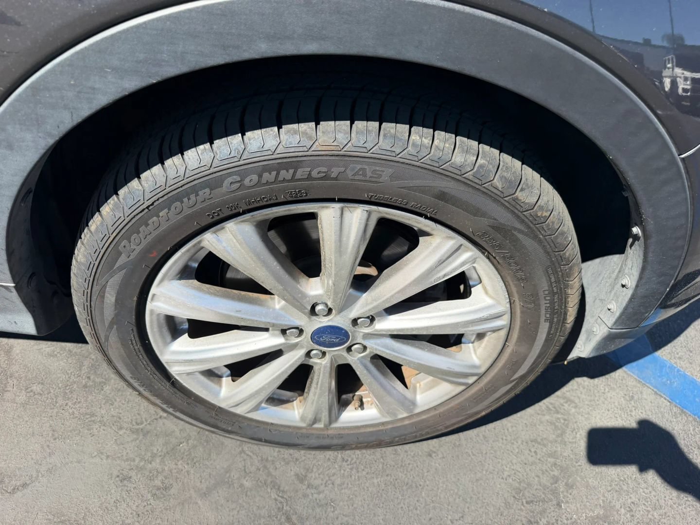 Used 2017 Ford Escape Titanium FWD image 28
