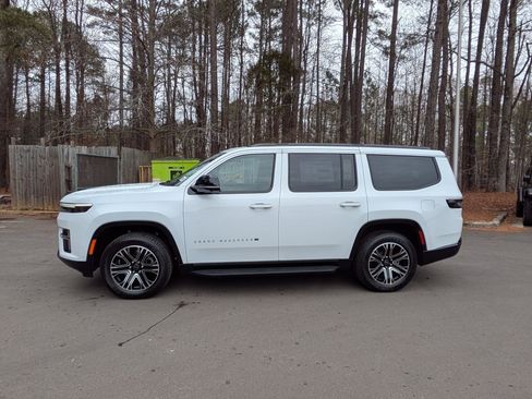 New 2026 Jeep Grand Wagoneer 4WD w/ Premium Group I image 8