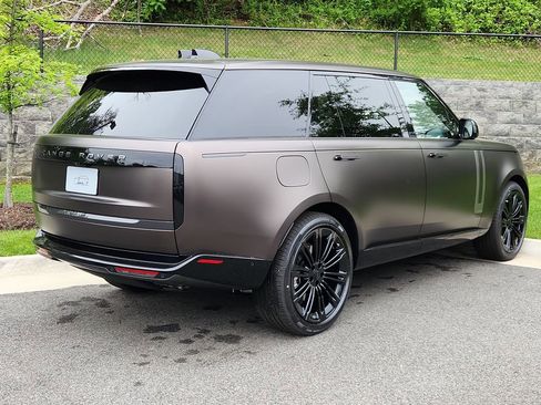 New 2026 Land Rover Range Rover Long Wheelbase SE AWD/4WD image 2