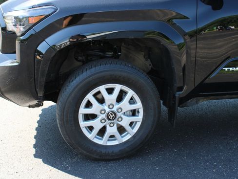 Used 2024 Toyota Tacoma 4x4 Double Cab image 12