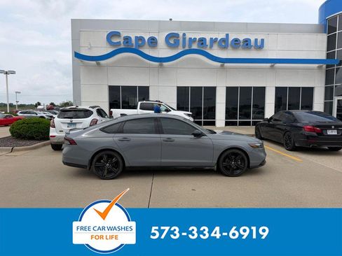 Used 2023 Honda Accord Sport image 1