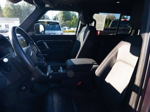 Used 2023 Land Rover Defender 130 X-Dynamic SE AWD/4WD image 17
