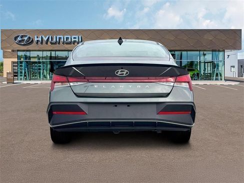 Used 2025 Hyundai Elantra Sport FWD image 6
