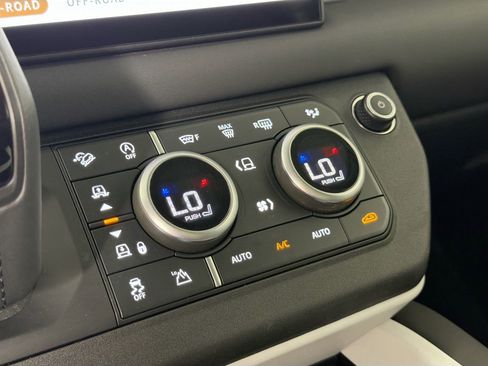 Certified 2025 Land Rover Defender 90 S image 17