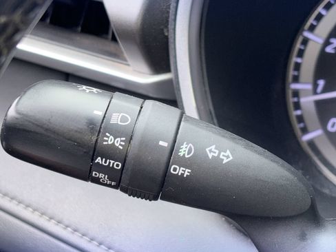 Used 2022 Toyota Highlander XLE FWD image 10