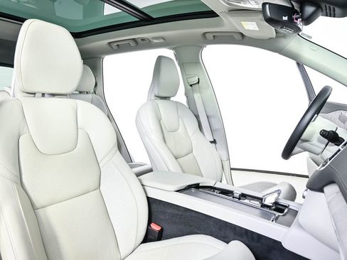 Certified 2025 Volvo XC90 T8 Ultra w/ Protection Package Premier AWD/4WD image 26