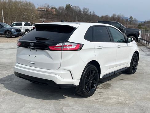 Certified 2024 Ford Edge ST-Line image 3