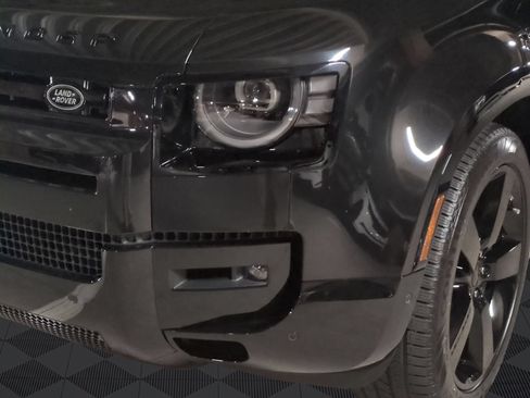 New 2026 Land Rover Defender 110 X-Dynamic SE AWD/4WD image 10