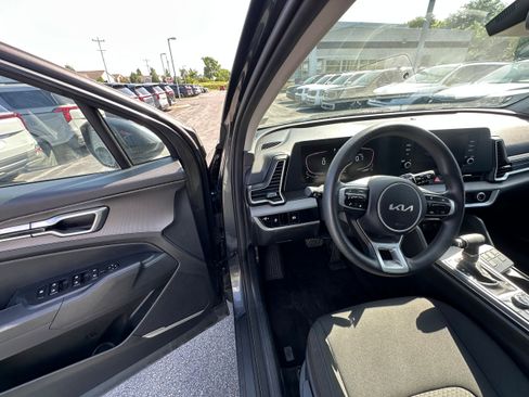 Used 2023 Kia Sportage LX AWD/4WD image 22