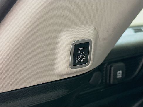 Used 2023 Jeep Grand Cherokee Limited w/ Trailer Tow Prep Group (B) image 31