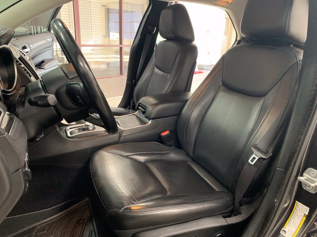 Used 2019 Chrysler 300 Touring w/ Quick Order Package 2EF RWD image 13