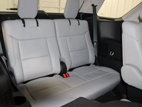 Used 2025 Ford Explorer Active w/ Active Comfort Package image 31